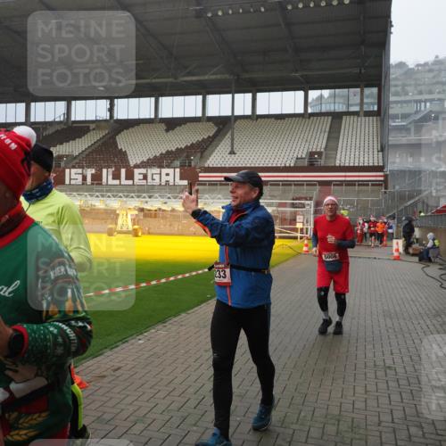07.12.2025 - St. Pauli X-Mass-Run No. 15 Fabian Wolf http://msf.ph/oto/9416049 07.12.2025 11:07:27 Ziel 342, 344, 476, 490, 591, 596, 603, 621, 622, 673, 781, 1202, 1206, 1233, 1585, 1587, 2403, 5008 meine-sportfotos.de