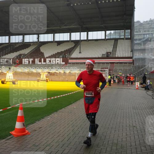 07.12.2025 - St. Pauli X-Mass-Run No. 15 Fabian Wolf http://msf.ph/oto/9416055 07.12.2025 11:07:28 Ziel 315, 342, 344, 476, 490, 591, 603, 621, 622, 673, 781, 1202, 1206, 1233, 1585, 1587, 2403, 5008 meine-sportfotos.de