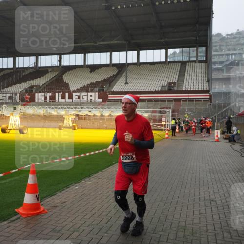 07.12.2025 - St. Pauli X-Mass-Run No. 15 Fabian Wolf http://msf.ph/oto/9416056 07.12.2025 11:07:28 Ziel 315, 342, 344, 476, 490, 591, 603, 621, 622, 673, 781, 1202, 1206, 1233, 1585, 1587, 2403, 5008 meine-sportfotos.de
