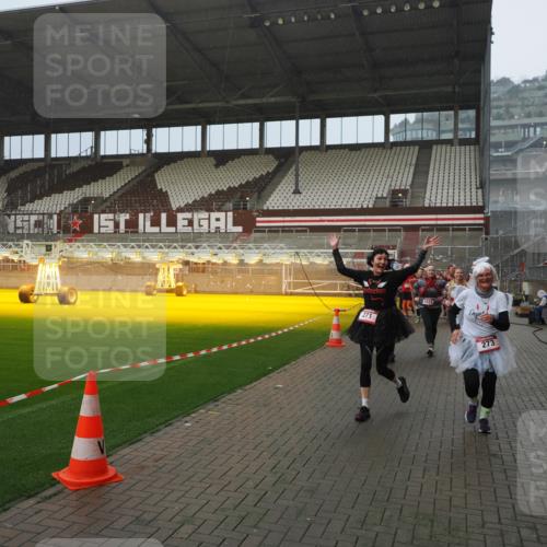 07.12.2025 - St. Pauli X-Mass-Run No. 15 Fabian Wolf http://msf.ph/oto/9416104 07.12.2025 11:07:48 Ziel 77, 271, 273, 286, 293, 315, 332, 377, 389, 397, 623, 1235, 1378, 1381, 1382, 1383, 1439, 1441, 1460, 1509, 1812, 1824, 1866, 1910, 2693 meine-sportfotos.de