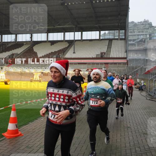 07.12.2025 - St. Pauli X-Mass-Run No. 15 Fabian Wolf http://msf.ph/oto/9416159 07.12.2025 11:08:01 Ziel 271, 286, 293, 629, 635, 653, 772, 774, 1107, 1123, 1129, 1226, 1230, 1249, 1342, 1355, 1378, 1381, 1382, 1383, 1439, 1441, 1460, 1520, 1525, 1809, 1810, 1812, 4798, 4815 meine-sportfotos.de