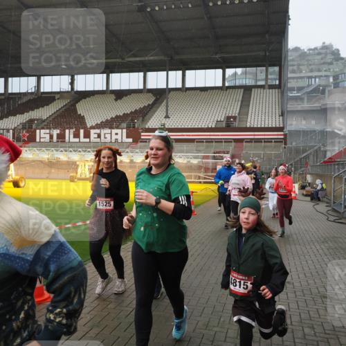 07.12.2025 - St. Pauli X-Mass-Run No. 15 Fabian Wolf http://msf.ph/oto/9416164 07.12.2025 11:08:02 Ziel 271, 286, 293, 629, 635, 653, 772, 774, 1107, 1123, 1129, 1226, 1230, 1249, 1342, 1355, 1378, 1381, 1382, 1383, 1439, 1441, 1460, 1520, 1525, 1809, 1810, 4798, 4815 meine-sportfotos.de