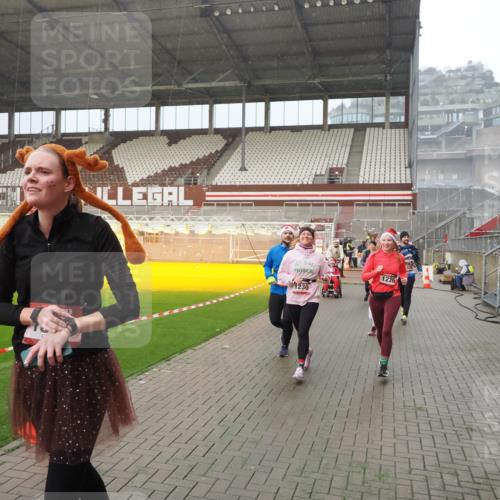 07.12.2025 - St. Pauli X-Mass-Run No. 15 Fabian Wolf http://msf.ph/oto/9416169 07.12.2025 11:08:03 Ziel 286, 293, 629, 635, 653, 772, 774, 1107, 1123, 1129, 1226, 1230, 1249, 1342, 1355, 1378, 1381, 1382, 1383, 1460, 1520, 1525, 1596, 1809, 1810, 4798, 4815 meine-sportfotos.de