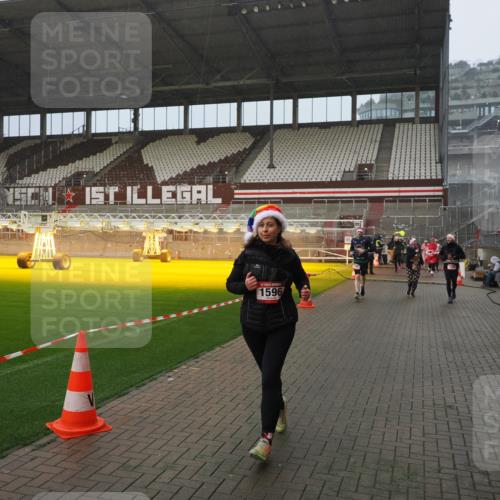 07.12.2025 - St. Pauli X-Mass-Run No. 15 Fabian Wolf http://msf.ph/oto/9416213 07.12.2025 11:08:13 Ziel 100, 629, 635, 653, 1078, 1170, 1226, 1230, 1249, 1342, 1355, 1520, 1525, 1559, 1560, 1596, 1809, 1810, 4798, 4815 meine-sportfotos.de