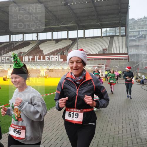 07.12.2025 - St. Pauli X-Mass-Run No. 15 Fabian Wolf http://msf.ph/oto/9416348 07.12.2025 11:09:05 Ziel 335, 338, 341, 495, 496, 619, 1136, 1138, 1140, 1205, 1211, 1502, 1511, 1574, 2070, 2879, 2898 meine-sportfotos.de