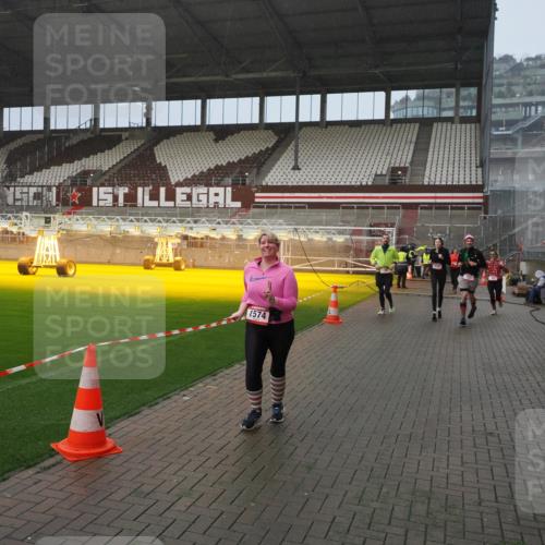 07.12.2025 - St. Pauli X-Mass-Run No. 15 Fabian Wolf http://msf.ph/oto/9416373 07.12.2025 11:09:12 Ziel 44, 51, 335, 495, 496, 558, 619, 1110, 1136, 1138, 1140, 1205, 1211, 1260, 1574 meine-sportfotos.de