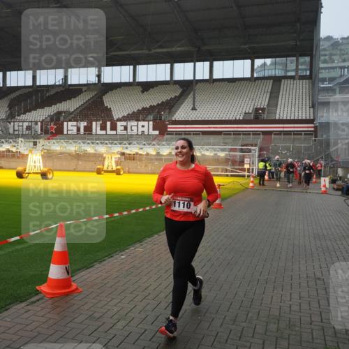 07.12.2025 - St. Pauli X-Mass-Run No. 15 Fabian Wolf http://msf.ph/oto/9416399 07.12.2025 11:09:20 Ziel 44, 51, 558, 1110, 1260, 1463, 1477, 1574, 1641 meine-sportfotos.de