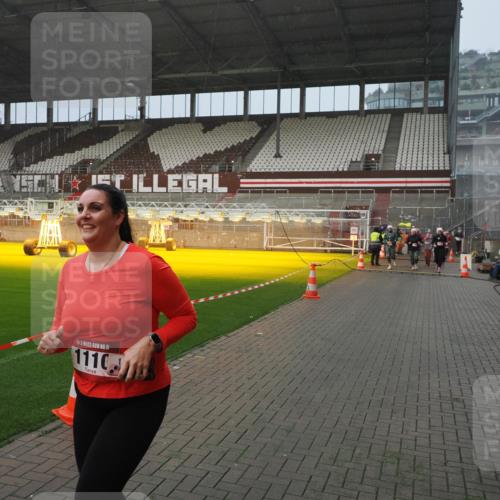07.12.2025 - St. Pauli X-Mass-Run No. 15 Fabian Wolf http://msf.ph/oto/9416402 07.12.2025 11:09:21 Ziel 44, 51, 558, 971, 1110, 1260, 1463, 1477, 1574, 1641, 1851, 3151 meine-sportfotos.de