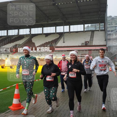 07.12.2025 - St. Pauli X-Mass-Run No. 15 Fabian Wolf http://msf.ph/oto/9416410 07.12.2025 11:09:29 Ziel 59, 66, 266, 330, 971, 1084, 1110, 1463, 1477, 1641, 1851, 1870, 1945, 1974, 2042, 3151, 4190, 4191 meine-sportfotos.de