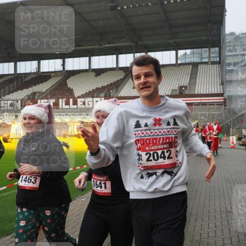 07.12.2025 - St. Pauli X-Mass-Run No. 15 Fabian Wolf http://msf.ph/oto/9416413 07.12.2025 11:09:30 Ziel 59, 66, 266, 330, 971, 1084, 1110, 1463, 1477, 1641, 1851, 1870, 1945, 1974, 2042, 3151, 4190, 4191 meine-sportfotos.de