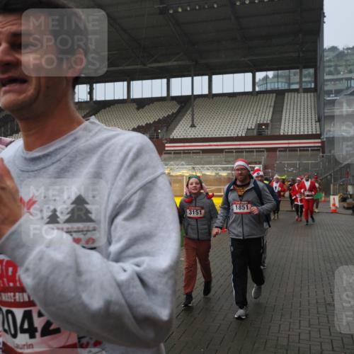 07.12.2025 - St. Pauli X-Mass-Run No. 15 Fabian Wolf http://msf.ph/oto/9416414 07.12.2025 11:09:30 Ziel 59, 66, 266, 330, 971, 1084, 1110, 1463, 1477, 1641, 1851, 1870, 1945, 1974, 2042, 3151, 4190, 4191 meine-sportfotos.de