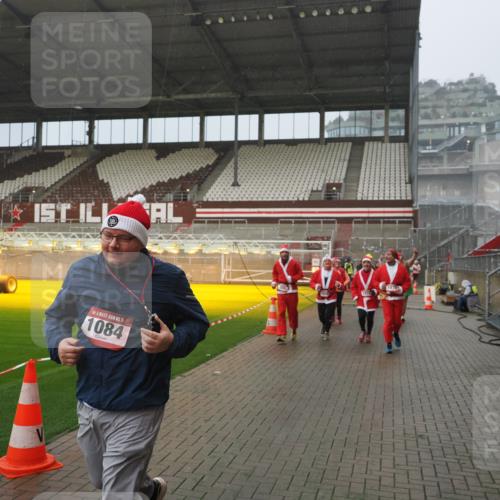 07.12.2025 - St. Pauli X-Mass-Run No. 15 Fabian Wolf http://msf.ph/oto/9416416 07.12.2025 11:09:32 Ziel 59, 66, 266, 330, 971, 1084, 1463, 1477, 1579, 1582, 1641, 1851, 1870, 1945, 1974, 2042, 3151, 4190, 4191 meine-sportfotos.de