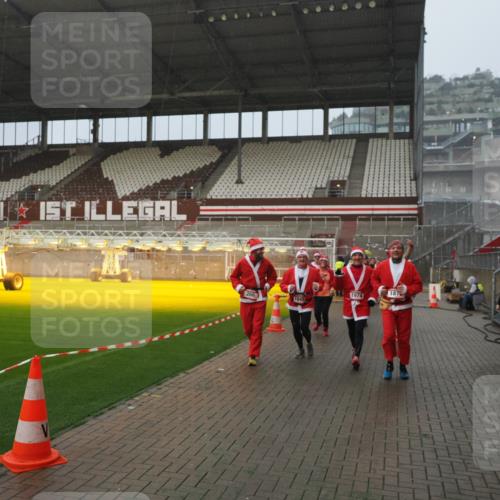 07.12.2025 - St. Pauli X-Mass-Run No. 15 Fabian Wolf http://msf.ph/oto/9416422 07.12.2025 11:09:33 Ziel 59, 66, 266, 330, 971, 1084, 1463, 1477, 1579, 1582, 1641, 1851, 1870, 1945, 1974, 2042, 3151, 4190, 4191 meine-sportfotos.de