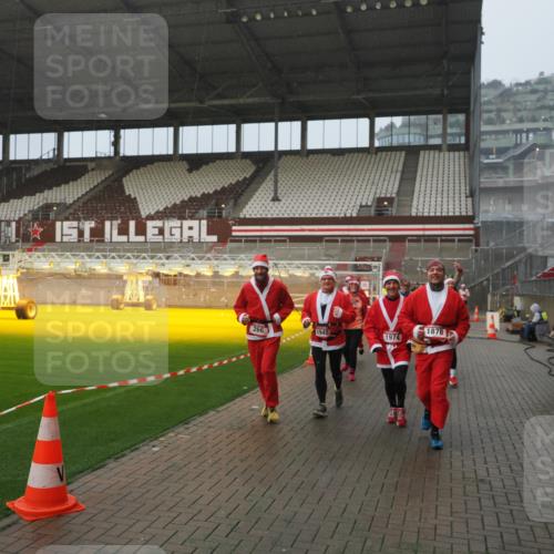 07.12.2025 - St. Pauli X-Mass-Run No. 15 Fabian Wolf http://msf.ph/oto/9416424 07.12.2025 11:09:34 Ziel 59, 66, 266, 330, 971, 1084, 1463, 1477, 1579, 1582, 1641, 1851, 1870, 1945, 1974, 2042, 3151, 4190, 4191 meine-sportfotos.de