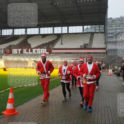 07.12.2025 - St. Pauli X-Mass-Run No. 15 Fabian Wolf http://msf.ph/oto/9416428 07.12.2025 11:09:34 Ziel 59, 66, 266, 330, 971, 1084, 1463, 1477, 1579, 1582, 1641, 1851, 1870, 1945, 1974, 2042, 3151, 4190, 4191 meine-sportfotos.de