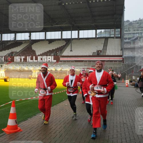 07.12.2025 - St. Pauli X-Mass-Run No. 15 Fabian Wolf http://msf.ph/oto/9416429 07.12.2025 11:09:35 Ziel 59, 66, 266, 330, 971, 1084, 1463, 1477, 1579, 1582, 1641, 1851, 1870, 1945, 1974, 2042, 3151, 4190, 4191 meine-sportfotos.de