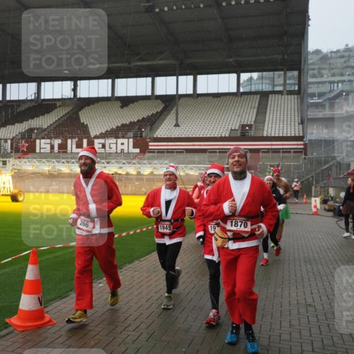 07.12.2025 - St. Pauli X-Mass-Run No. 15 Fabian Wolf http://msf.ph/oto/9416430 07.12.2025 11:09:35 Ziel 59, 66, 266, 330, 971, 1084, 1463, 1477, 1579, 1582, 1641, 1851, 1870, 1945, 1974, 2042, 3151, 4190, 4191 meine-sportfotos.de
