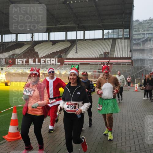 07.12.2025 - St. Pauli X-Mass-Run No. 15 Fabian Wolf http://msf.ph/oto/9416441 07.12.2025 11:09:37 Ziel 59, 66, 266, 330, 814, 971, 1084, 1157, 1463, 1477, 1579, 1582, 1641, 1851, 1870, 1945, 1974, 2042, 3151, 4190, 4191 meine-sportfotos.de