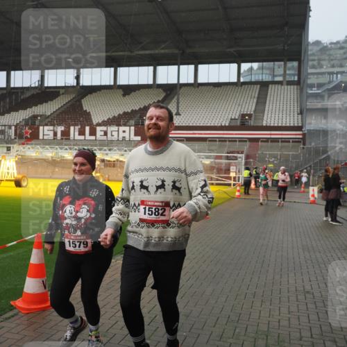 07.12.2025 - St. Pauli X-Mass-Run No. 15 Fabian Wolf http://msf.ph/oto/9416458 07.12.2025 11:09:40 Ziel 59, 66, 266, 330, 814, 971, 1084, 1157, 1463, 1579, 1582, 1851, 1870, 1945, 1974, 2042, 3151, 4190, 4191 meine-sportfotos.de