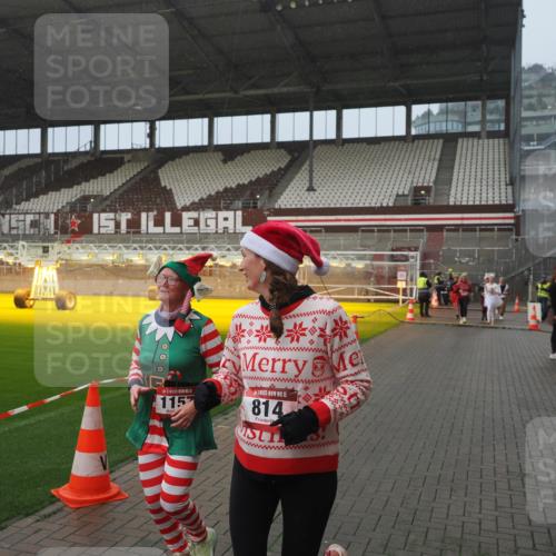 07.12.2025 - St. Pauli X-Mass-Run No. 15 Fabian Wolf http://msf.ph/oto/9416474 07.12.2025 11:09:47 Ziel 59, 66, 330, 696, 720, 737, 814, 863, 1157, 1163, 1579, 1582, 4190 meine-sportfotos.de