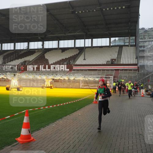 07.12.2025 - St. Pauli X-Mass-Run No. 15 Fabian Wolf http://msf.ph/oto/9416507 07.12.2025 11:10:16 Ziel 42, 980, 1298, 1299, 2371 meine-sportfotos.de