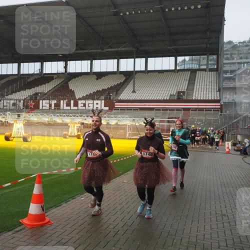 07.12.2025 - St. Pauli X-Mass-Run No. 15 Fabian Wolf http://msf.ph/oto/9416542 07.12.2025 11:10:27 Ziel 30, 31, 42, 49, 53, 134, 980, 1298, 1299, 1398, 1692, 1694, 1697, 1739, 1740, 2371 meine-sportfotos.de