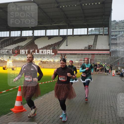 07.12.2025 - St. Pauli X-Mass-Run No. 15 Fabian Wolf http://msf.ph/oto/9416544 07.12.2025 11:10:27 Ziel 30, 31, 42, 49, 53, 134, 980, 1298, 1299, 1398, 1692, 1694, 1697, 1739, 1740, 2371 meine-sportfotos.de