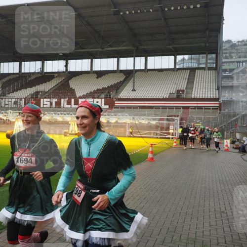 07.12.2025 - St. Pauli X-Mass-Run No. 15 Fabian Wolf http://msf.ph/oto/9416551 07.12.2025 11:10:29 Ziel 30, 31, 42, 49, 53, 122, 134, 980, 1298, 1299, 1398, 1692, 1694, 1697, 1739, 1740, 2371, 3124, 3136 meine-sportfotos.de