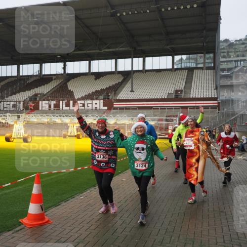 07.12.2025 - St. Pauli X-Mass-Run No. 15 Fabian Wolf http://msf.ph/oto/9416587 07.12.2025 11:10:39 Ziel 29, 30, 31, 49, 122, 134, 745, 1064, 1066, 1380, 1398, 1584, 1626, 1692, 1694, 1739, 1740, 3124, 3136, 4574 meine-sportfotos.de