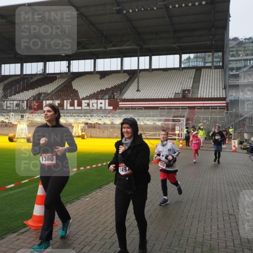 07.12.2025 - St. Pauli X-Mass-Run No. 15 Fabian Wolf http://msf.ph/oto/9416608 07.12.2025 11:10:44 Ziel 29, 30, 31, 49, 122, 134, 745, 1064, 1066, 1380, 1400, 1402, 1584, 1626, 1692, 3124, 3136, 4574 meine-sportfotos.de