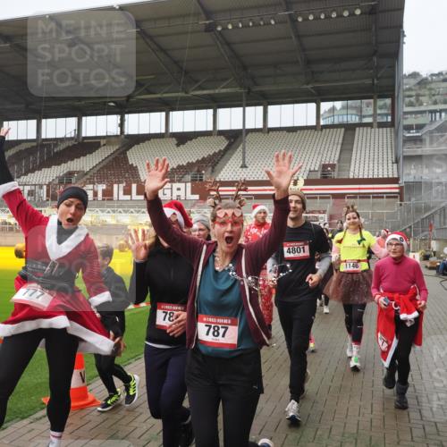 07.12.2025 - St. Pauli X-Mass-Run No. 15 Fabian Wolf http://msf.ph/oto/9416698 07.12.2025 11:11:22 Ziel 171, 182, 190, 411, 697, 698, 777, 787, 788, 812, 815, 817, 832, 841, 909, 1145, 1146, 1147, 1309, 1519, 1557, 1565, 1568, 1619, 1707, 1770, 2258, 2742, 4801, 4805, 4806, 4810, 4813, 5005, 5006 meine-sportfotos.de