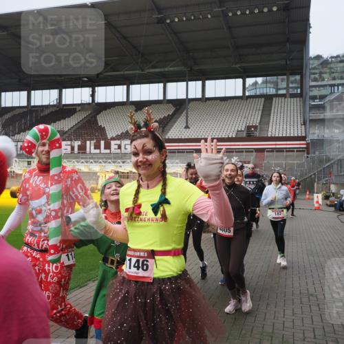 07.12.2025 - St. Pauli X-Mass-Run No. 15 Fabian Wolf http://msf.ph/oto/9416710 07.12.2025 11:11:24 Ziel 171, 182, 190, 411, 777, 787, 788, 812, 815, 817, 832, 841, 909, 1145, 1146, 1147, 1309, 1557, 1565, 1568, 1619, 1707, 1770, 2742, 4801, 4805, 4806, 4810, 4813, 5005, 5006 meine-sportfotos.de