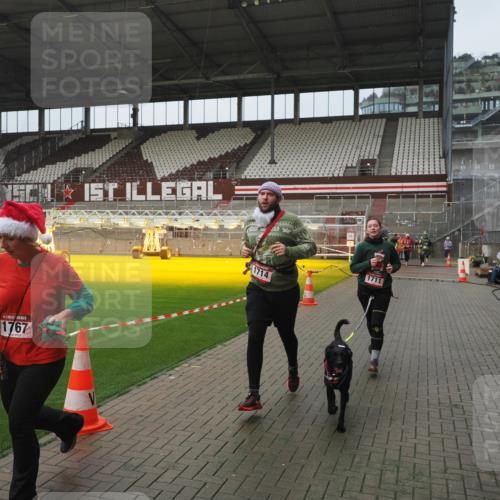07.12.2025 - St. Pauli X-Mass-Run No. 15 Fabian Wolf http://msf.ph/oto/9416757 07.12.2025 11:11:36 Ziel 171, 182, 190, 1309, 1321, 1589, 1711, 1714, 1767, 1770 meine-sportfotos.de