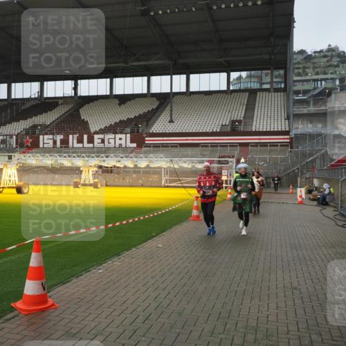 07.12.2025 - St. Pauli X-Mass-Run No. 15 Fabian Wolf http://msf.ph/oto/9416767 07.12.2025 11:11:45 Ziel 679, 689, 690, 1186, 1321, 1589, 1711, 1714, 1767 meine-sportfotos.de