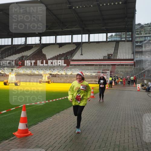 07.12.2025 - St. Pauli X-Mass-Run No. 15 Fabian Wolf http://msf.ph/oto/9416814 07.12.2025 11:11:55 Ziel 408, 437, 679, 689, 690, 694, 1186 meine-sportfotos.de
