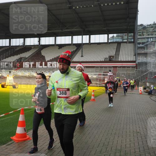 07.12.2025 - St. Pauli X-Mass-Run No. 15 Fabian Wolf http://msf.ph/oto/9416849 07.12.2025 11:12:11 Ziel 76, 79, 388, 416, 437, 597, 605, 695, 819, 1246, 1278 meine-sportfotos.de