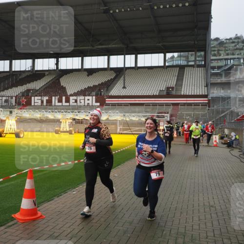 07.12.2025 - St. Pauli X-Mass-Run No. 15 Fabian Wolf http://msf.ph/oto/9416866 07.12.2025 11:12:16 Ziel 76, 79, 218, 388, 416, 597, 605, 671, 682, 695, 718, 819, 836, 839, 888, 1246, 1278 meine-sportfotos.de