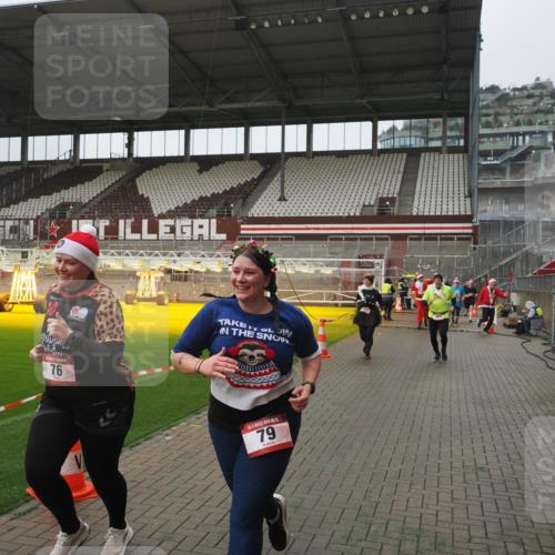 07.12.2025 - St. Pauli X-Mass-Run No. 15 Fabian Wolf http://msf.ph/oto/9416869 07.12.2025 11:12:16 Ziel 76, 79, 218, 388, 416, 597, 605, 671, 682, 695, 718, 819, 836, 839, 888, 1246, 1278 meine-sportfotos.de