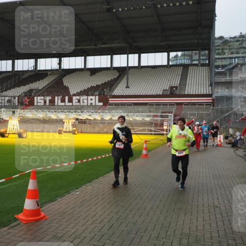 07.12.2025 - St. Pauli X-Mass-Run No. 15 Fabian Wolf http://msf.ph/oto/9416873 07.12.2025 11:12:19 Ziel 76, 79, 218, 388, 416, 597, 605, 671, 682, 718, 836, 839, 888, 1246, 1278, 2858 meine-sportfotos.de