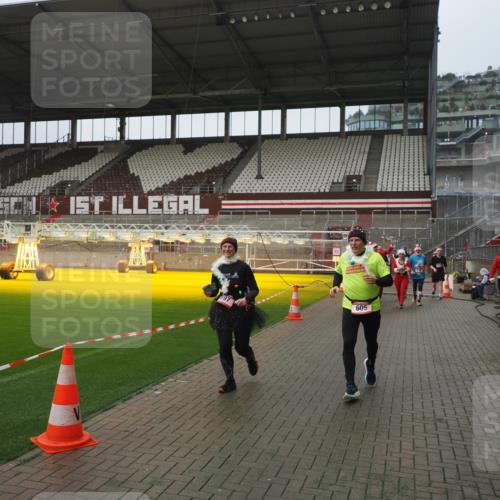 07.12.2025 - St. Pauli X-Mass-Run No. 15 Fabian Wolf http://msf.ph/oto/9416874 07.12.2025 11:12:19 Ziel 76, 79, 218, 388, 416, 597, 605, 671, 682, 718, 836, 839, 888, 1246, 1278, 2858 meine-sportfotos.de