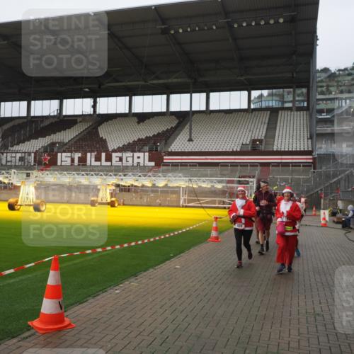 07.12.2025 - St. Pauli X-Mass-Run No. 15 Fabian Wolf http://msf.ph/oto/9416910 07.12.2025 11:12:34 Ziel 46, 218, 489, 663, 671, 682, 718, 839, 1142, 1261, 1423, 1609, 1610, 2858 meine-sportfotos.de