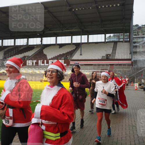 07.12.2025 - St. Pauli X-Mass-Run No. 15 Fabian Wolf http://msf.ph/oto/9416920 07.12.2025 11:12:37 Ziel 46, 489, 663, 1142, 1261, 1420, 1422, 1423, 1609, 1610, 2858 meine-sportfotos.de