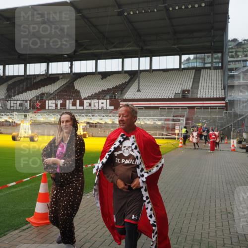 07.12.2025 - St. Pauli X-Mass-Run No. 15 Fabian Wolf http://msf.ph/oto/9416926 07.12.2025 11:12:39 Ziel 46, 489, 494, 663, 1142, 1261, 1420, 1422, 1423, 1609, 1610 meine-sportfotos.de