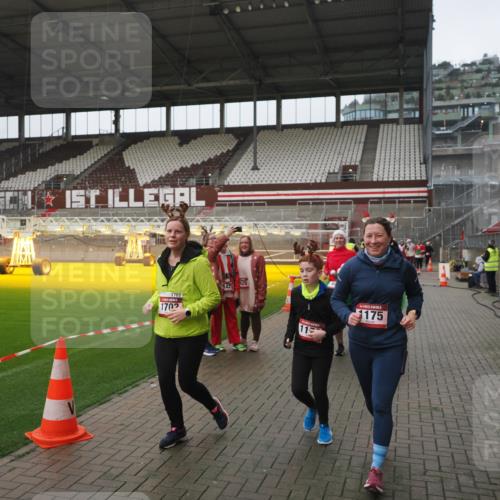 07.12.2025 - St. Pauli X-Mass-Run No. 15 Fabian Wolf http://msf.ph/oto/9416985 07.12.2025 11:13:03 Ziel 681, 683, 684, 919, 1175, 1178, 1703, 3167, 4795, 4796 meine-sportfotos.de