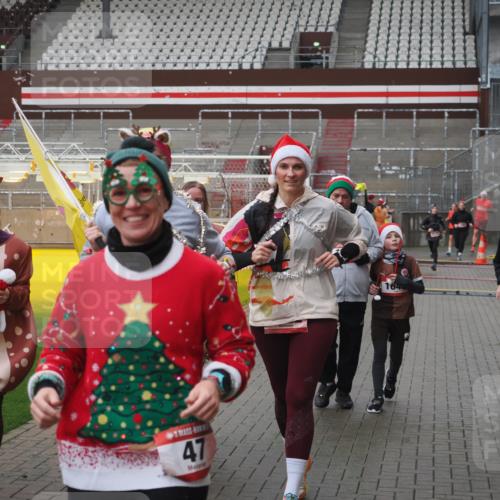 07.12.2025 - St. Pauli X-Mass-Run No. 15 Fabian Wolf http://msf.ph/oto/9417011 07.12.2025 11:13:15 Ziel 17, 22, 47, 683, 684, 1022, 1645, 1646, 1647, 2125 meine-sportfotos.de
