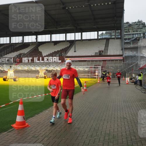 07.12.2025 - St. Pauli X-Mass-Run No. 15 Fabian Wolf http://msf.ph/oto/9417032 07.12.2025 11:13:33 Ziel 585, 1111, 1114, 1338, 1341, 1664, 2125, 2773 meine-sportfotos.de