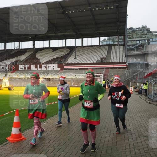07.12.2025 - St. Pauli X-Mass-Run No. 15 Fabian Wolf http://msf.ph/oto/9417077 07.12.2025 11:14:02 Ziel 274, 375, 425, 475, 708 meine-sportfotos.de