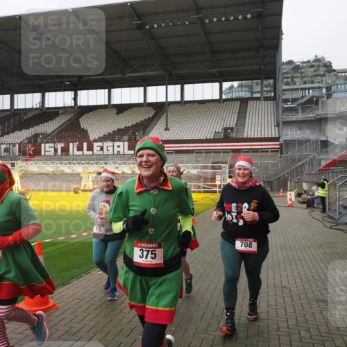 07.12.2025 - St. Pauli X-Mass-Run No. 15 Fabian Wolf http://msf.ph/oto/9417079 07.12.2025 11:14:03 Ziel 274, 375, 425, 475, 708 meine-sportfotos.de