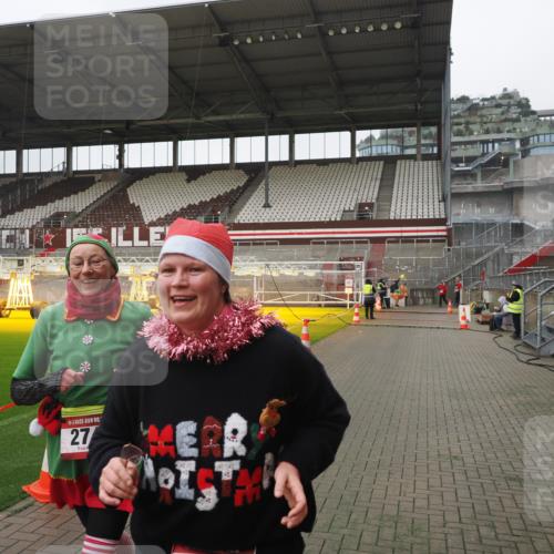 07.12.2025 - St. Pauli X-Mass-Run No. 15 Fabian Wolf http://msf.ph/oto/9417084 07.12.2025 11:14:04 Ziel 274, 375, 425, 475, 708 meine-sportfotos.de