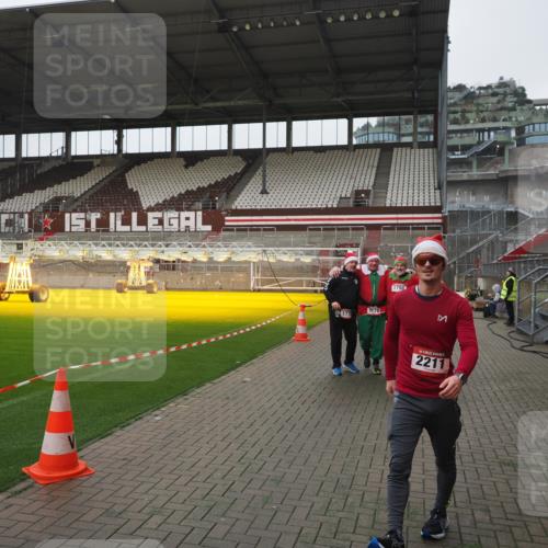 07.12.2025 - St. Pauli X-Mass-Run No. 15 Fabian Wolf http://msf.ph/oto/9417153 07.12.2025 11:14:48 Ziel 922, 1776, 1778, 1798, 1804, 1805, 1806, 1807, 2040, 2211, 4010 meine-sportfotos.de